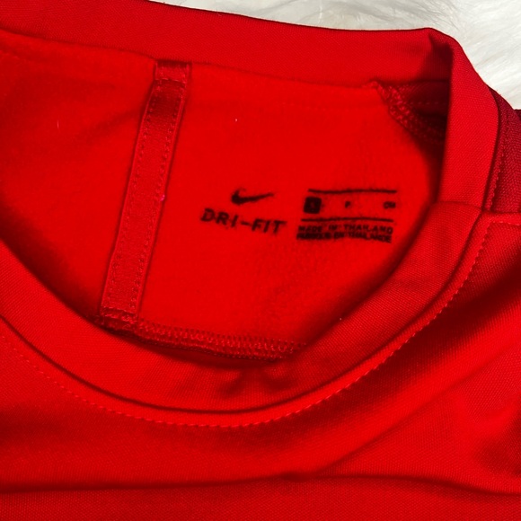 Nike Women’s Dri-Fit Red Sweatshirt Size Small - Picture 3 of 7